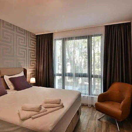 The Shangri-la Flat Apartment *