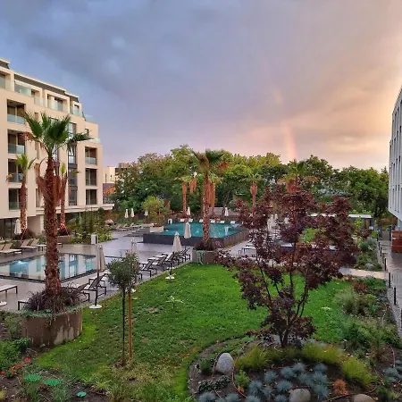 The Shangri-la Flat سينتس قسطنطين وهيلينا