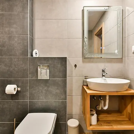 The Shangri-la Flat Apartment *