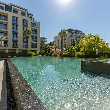 The Shangri-la Flat Apartment