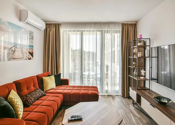 The Shangri-la Flat דירה *