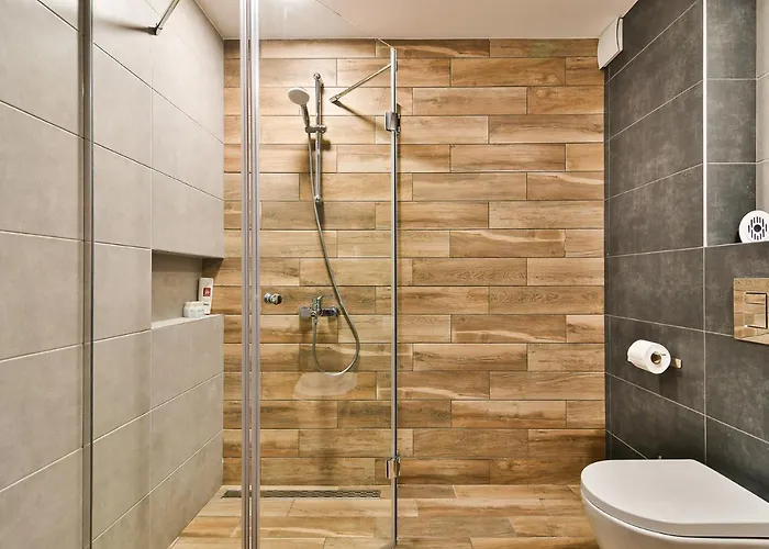 The Shangri-la Flat דירה