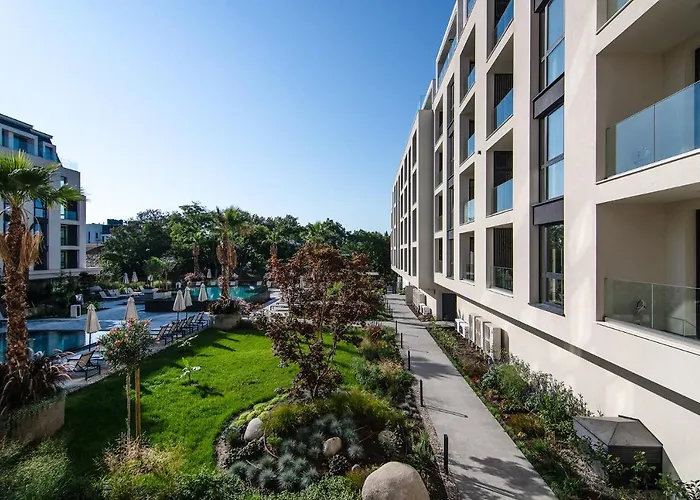 The Shangri-la Flat דירה *